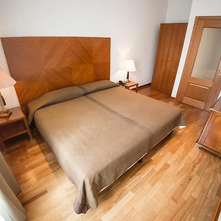 Victoria 4* ترييستي